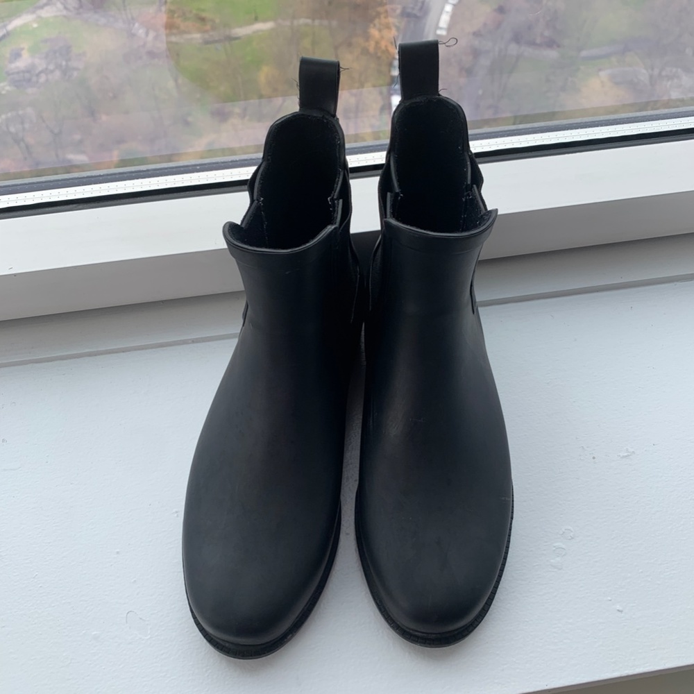 J Crew Black rubber ankle rainboots, size 6